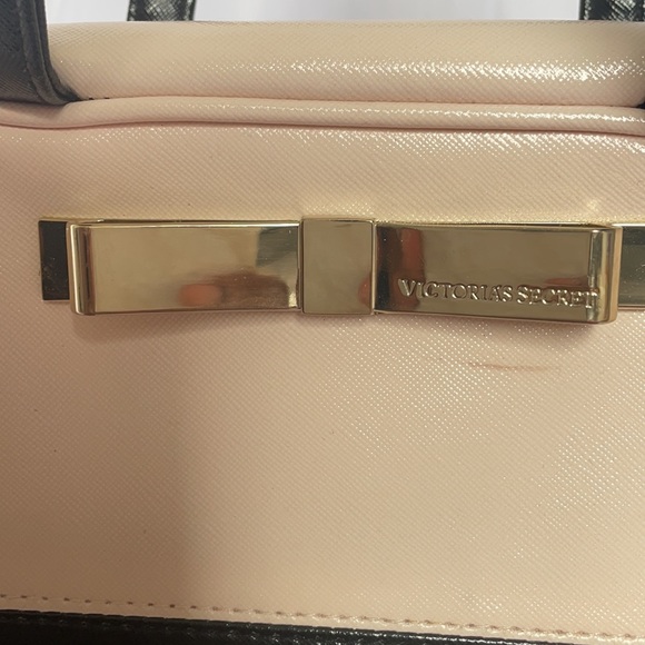 VICTORIA SECRET BLACK AND PINK MAKE UP BAG - Picture 2 of 6